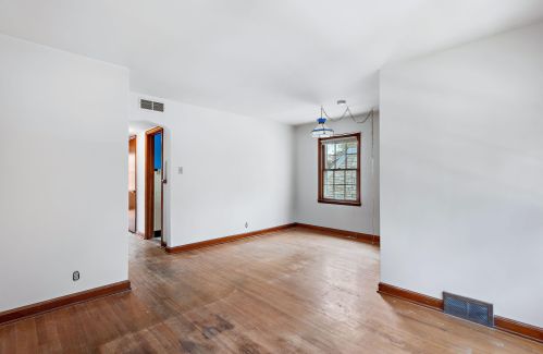 2011 Kendall Ave, Milwaukee, WI 53209-4314