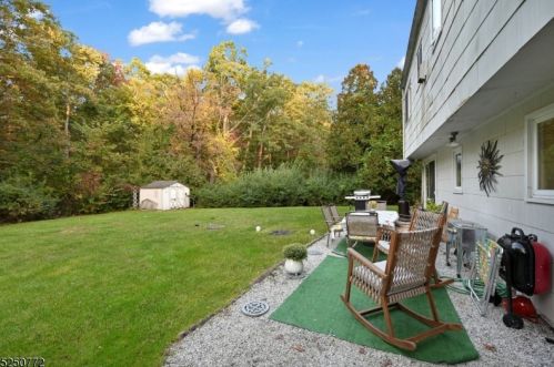 81 Mountain Cir, West Milford Lakes NJ  07480-3211 exterior
