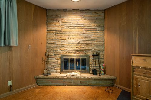 5849 Lake Dr, Cudahy, WI 53110-2724
