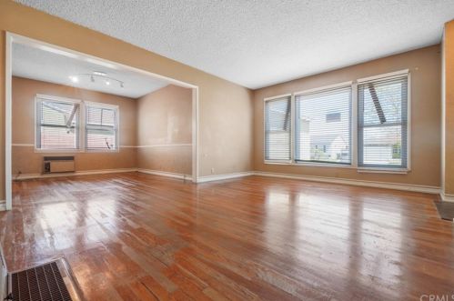 4755 Hayter Ave, Lakewood CA  90712-3508 exterior