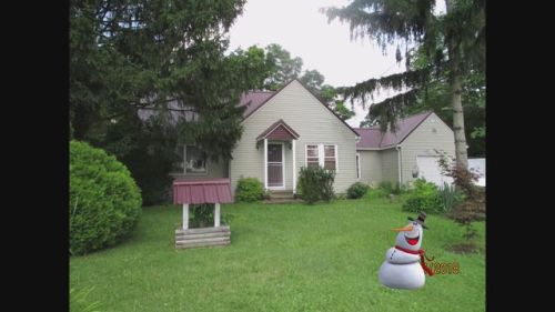 9561 Clay St, Montville, OH 44064-9802