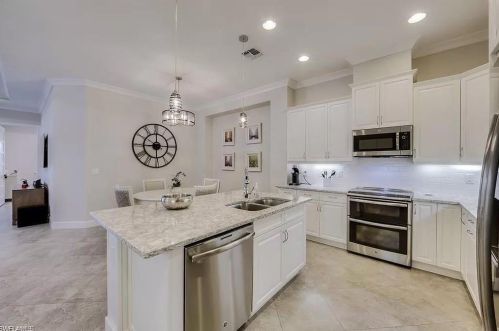 7006 Dominica Dr, Naples, FL 34113