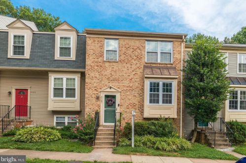 6167 Forest Creek Ln, Springfield, VA 22152-1447