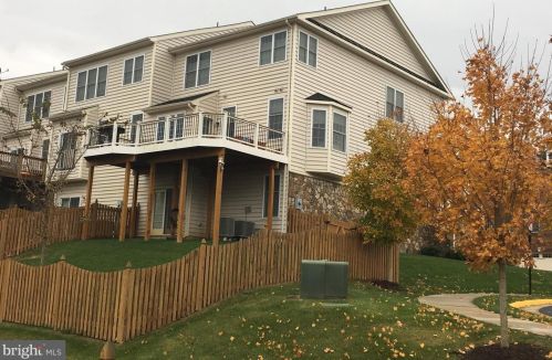 212 Croft Sq, Purcellville, VA 20132-3571