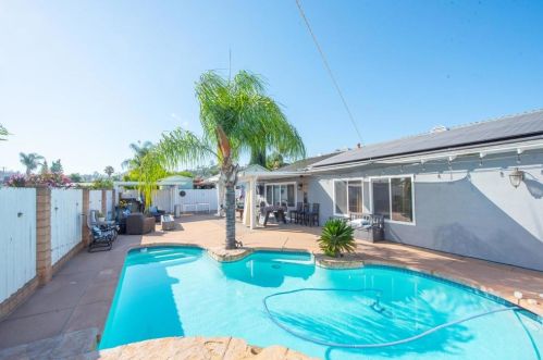 1031 Gale St, Escondido CA  92027-1230 exterior