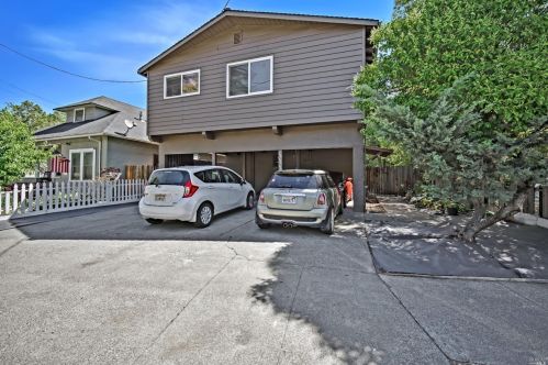 934 Morgan St, Santa Rosa, CA 95401-5223