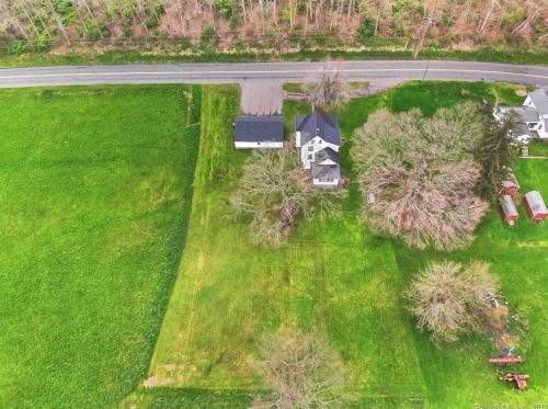 322 Ridgewood Rd, Middletown CT  06457-1949 exterior