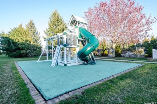 121 Constantine Way, Mount Sinai NY  11766-3005 exterior