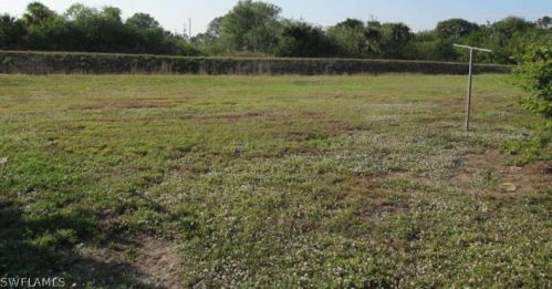 1515 Medford Pl, Lehigh Acres FL  33936-5941 exterior