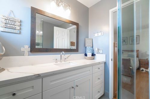 19406 Pricetown Ave, Long Beach CA  90746-2680 exterior