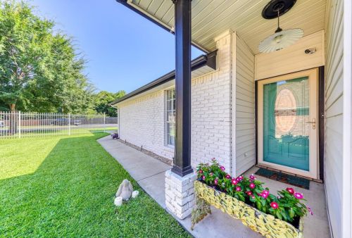 441 Ewell St, Granbury, TX 76048-1653