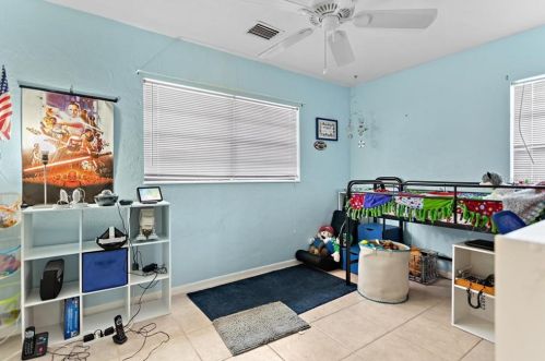 6534 18th Way, Saint Petersburg FL  33702-7146 exterior