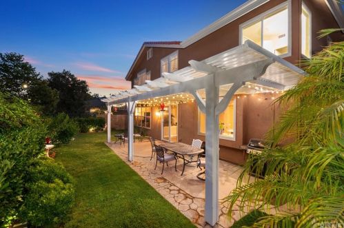 490 Tree Hollow Ct, Simi Valley CA  93065-7311 exterior