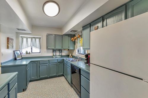 5716 Georgia Dr, North Highlands CA  95660-4725 exterior