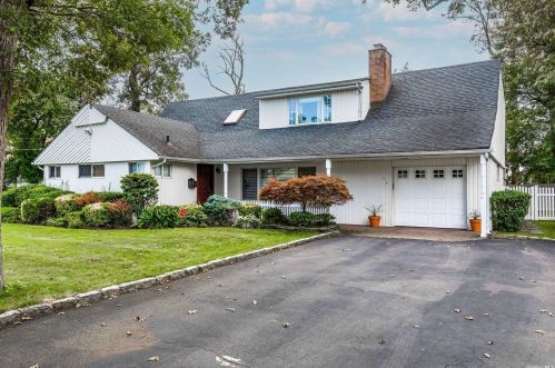 449 Forest Ave, Woodsburgh, NY 11598-2310