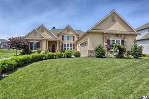 153 Scenic Ridge Dr, Hummelstown, PA 17036-6902