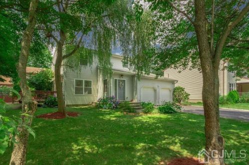 1 Jamison Ct, East Brunswick NJ  08816-3585 exterior