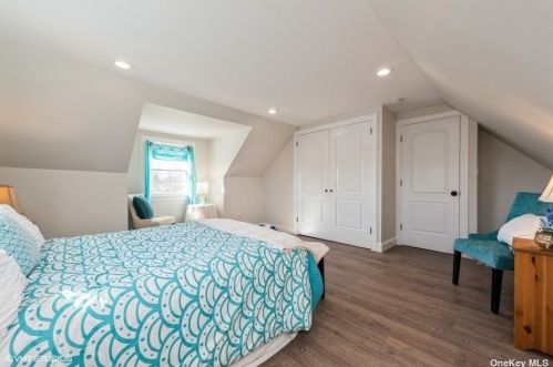 1805 Grant Ave, Seaford NY  11783-2318 exterior