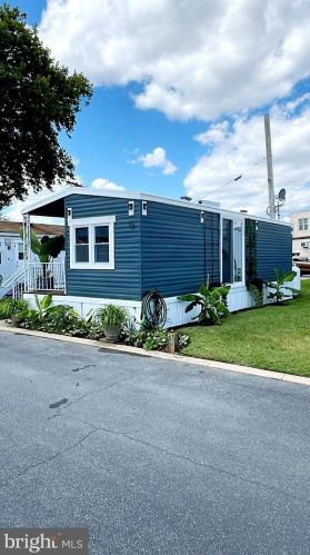 5224 Marlton Pike, Camden NJ  08109-4702 exterior