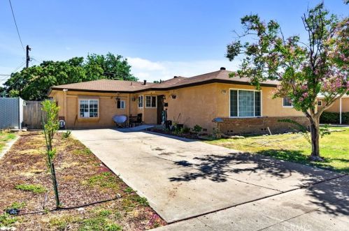 4746 Ashcroft Ave, Fresno, CA 93722-4353
