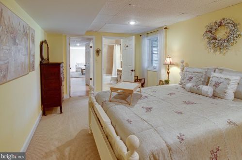 10727 Basket Oak Ct, Springfield VA  22015-2402 exterior