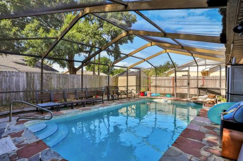 124 Shore Dr, Eagle Lake, FL 33839-3333