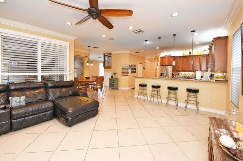 8938 Hidden Acres Dr, Boynton Beach FL  33473-4854 exterior