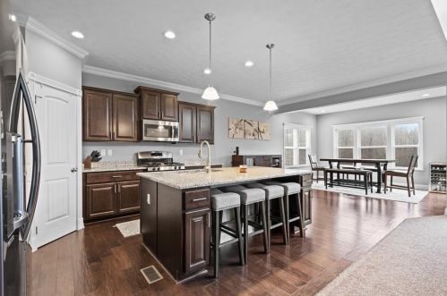 1350 Sandstone Dr, Mc Donald PA  15057-2592 exterior