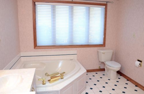 1300 11th St, Cambridge OH  43725-1106 exterior