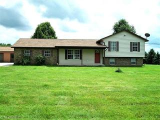 15719 Pioneer Rd, Huntsburg, OH 44046-9731