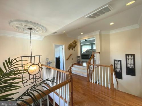 7226 Lyndam Hill Cir, Lorton VA  22079-4509 exterior