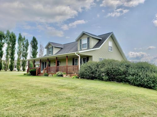 1717 110th Ave, Hammond, WI 54015-4836
