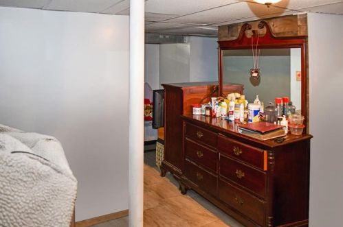 11 Osborn St, Providence RI 02908-3613 exterior