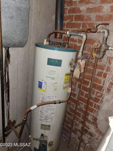 905 Prince Rd, Tucson AZ 85705-3169 exterior