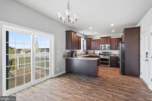 192 Winifred Dr, Hanover PA  17331 exterior