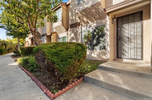11940 226th St, Lakewood, CA 90716-1361