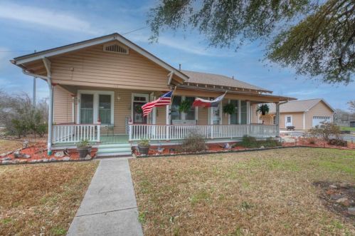 116 Klein St, Marion, TX 78124-2108