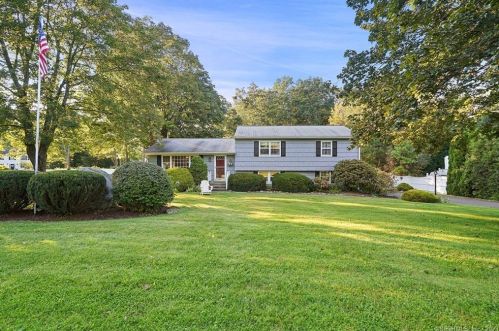 18 Budd Dr, Bethel, CT 06801-1109