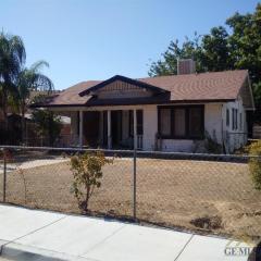 1207 18th St, Bakersfield, CA 93305-5301