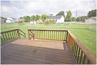 305 Broadmore Dr, Clarksville TN  37042-5959 exterior