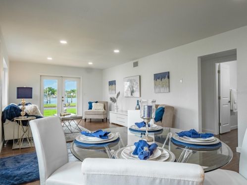 3201 Maritana Dr, Saint Petersburg FL  33706-4036 exterior