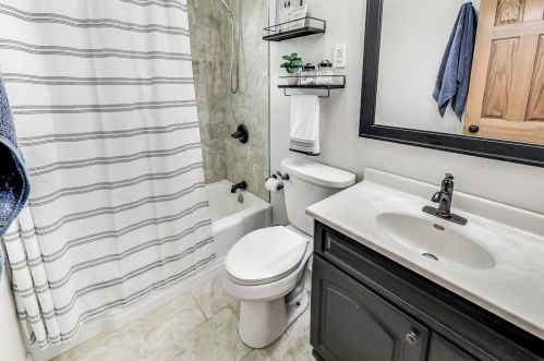 25206 Kickapoo Dr, Kansasville WI  53139-9708 exterior