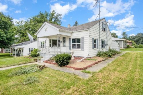 352 Park Ave, Valpo IN  46383-4645 exterior