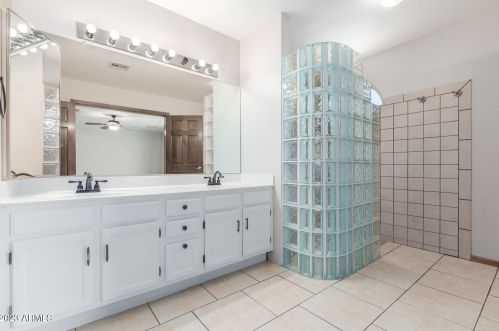 3917 Misty Willow Ln, Glendale AZ  85310-4031 exterior