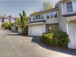 71 Williams St, Burlington, VT 05401-3303