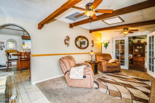 8103 Eli St, Tucson, AZ 85710-5820