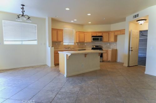 11838 Trailwood St, Victorville, CA 92392-1252