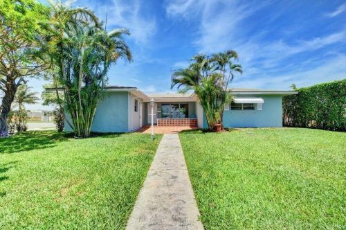 261 Summa St, West Palm Beach, FL 33405-4717