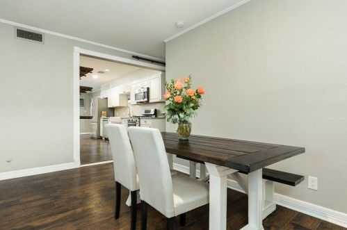 18 Lyncrest Dr, Galveston TX  77550-3215 exterior