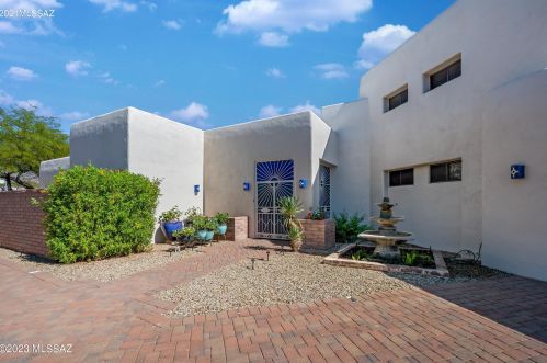 5602 Camino Arenosa, Tucson, AZ 85718-4600